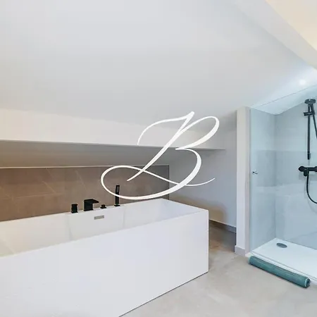 Da Laura - Centre Piscine * Cannes